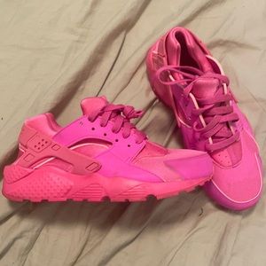 pink women’s huaraches